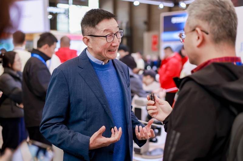  AWE2026盛会开启，科沃斯具身智能新篇章；八界管家机器人首次亮相，引领家庭服务变革。 IT技术 AWE2026盛会开启，科沃斯具身智能新篇章；八界管家机器人首次亮相，引领家庭服务变革。 IT技术