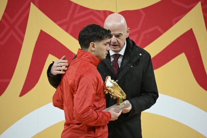  国际足联主席的非洲布局；杯赛改判背后的关系网。 体育新闻 国际足联主席的非洲布局；杯赛改判背后的关系网。 体育新闻