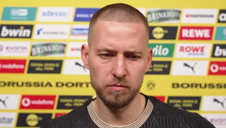  安东赛后剖析多特逆转过程；上半场两大失误暴露问题，下半场精神面貌决定胜负。 体育新闻 安东赛后剖析多特逆转过程；上半场两大失误暴露问题，下半场精神面貌决定胜负。 体育新闻