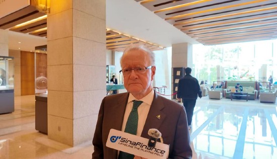 中国开放信号明确；跨国企业宜深度布局；AI时代人才竞争加剧。