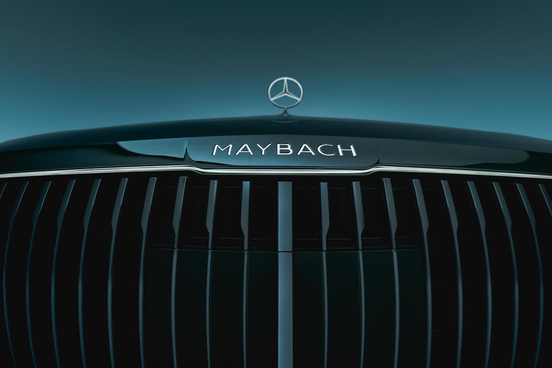  技术溯源与进化：迈巴赫S级架构革新与数字架构的深度重构 IT技术 技术溯源与进化：迈巴赫S级架构革新与数字架构的深度重构 IT技术