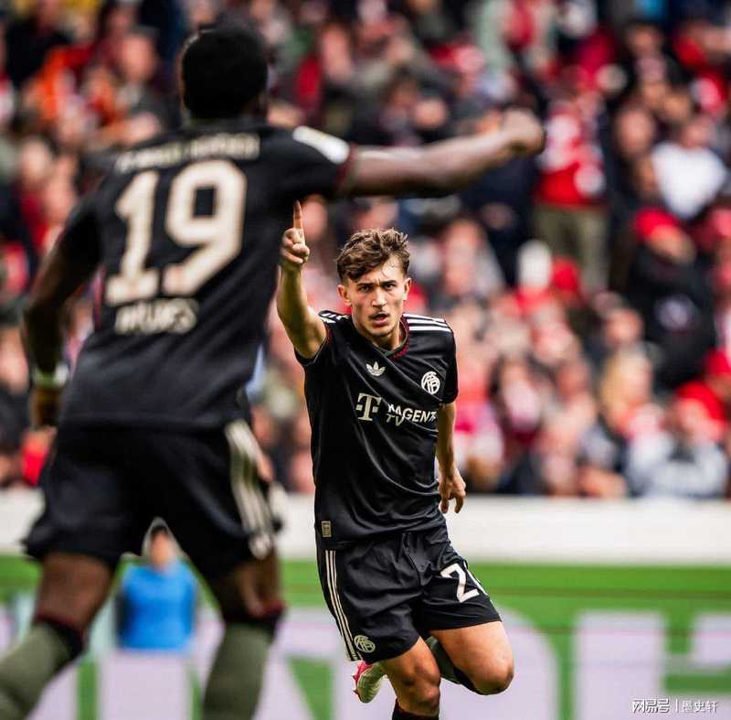  战术博弈下的极限翻盘：拜仁逆转与皇马失利的深度透视 体育新闻