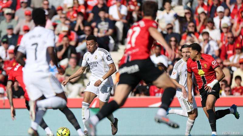  战术博弈下的极限翻盘：拜仁逆转与皇马失利的深度透视 体育新闻