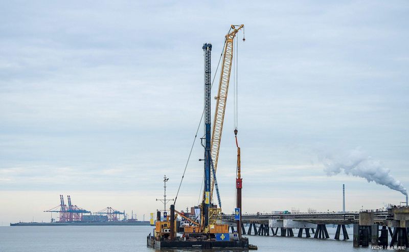  近半数国家财政透支：战火催生的经济假象与真相 新闻