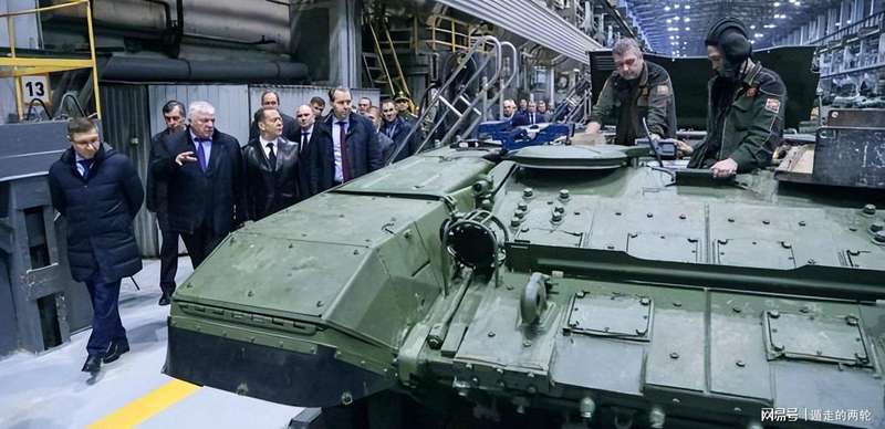  近半数国家财政透支：战火催生的经济假象与真相 新闻