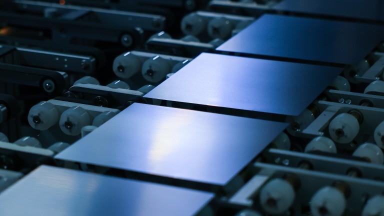  【技术解码】光伏组件产能利用率跌破红线：亿晶光电退市风险全链条推演 股票财经