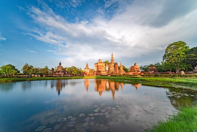  【亲密关系心理学·深度解析】爱到极致的表现：拆除三道心墙的科学路径 情感心理