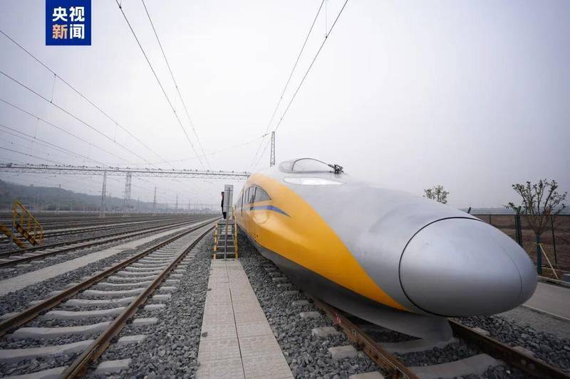  【技术解码】385km/h背后的硬核突破：西十高铁如何重塑中国高速铁路网 新闻