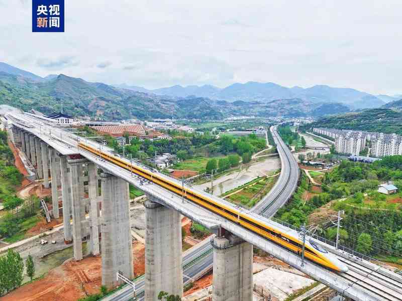  【技术解码】385km/h背后的硬核突破：西十高铁如何重塑中国高速铁路网 新闻