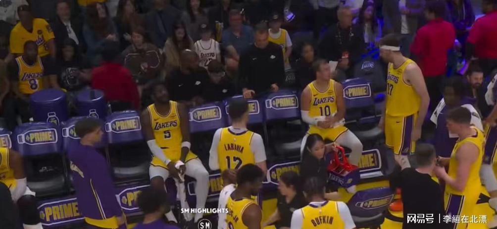  当大佬们都缺席了：一支没有球星的湖人，让我看透了三个扎心的人生真相 体育新闻