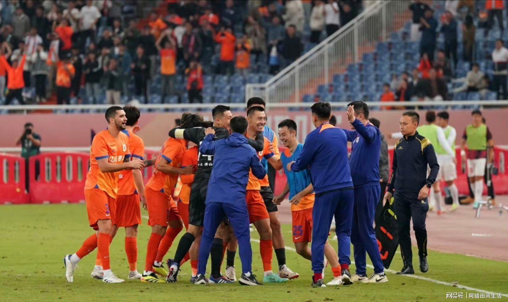  战术崩塌与体系失灵：山东泰山「克雷桑依赖症」的技术解剖 体育新闻